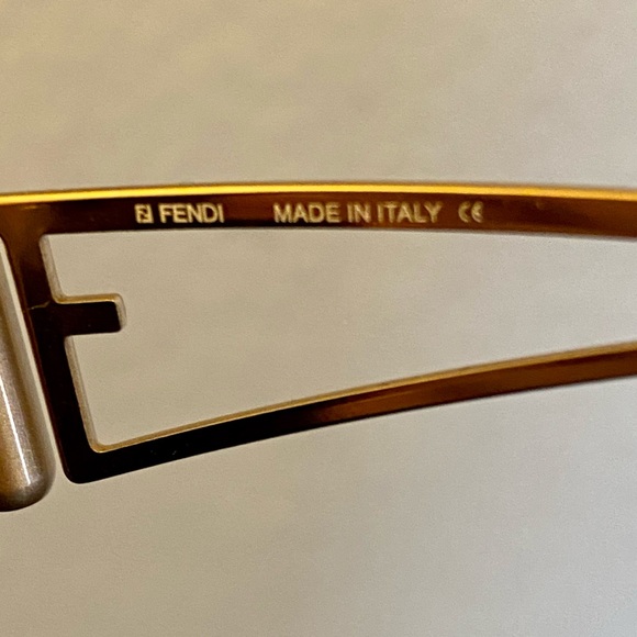 Vintage FENDI (Authentic) Sunglasses SL7463 Vintage FENDI (Authentic) Sunglasses SL7463 main image 2